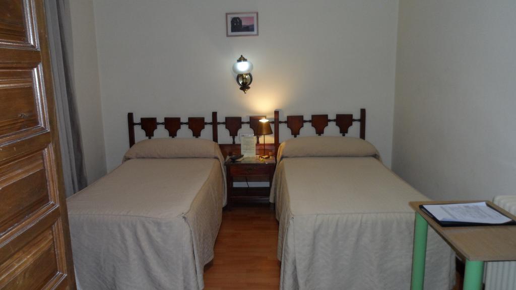 Hostal Coruna Astorga Cameră foto