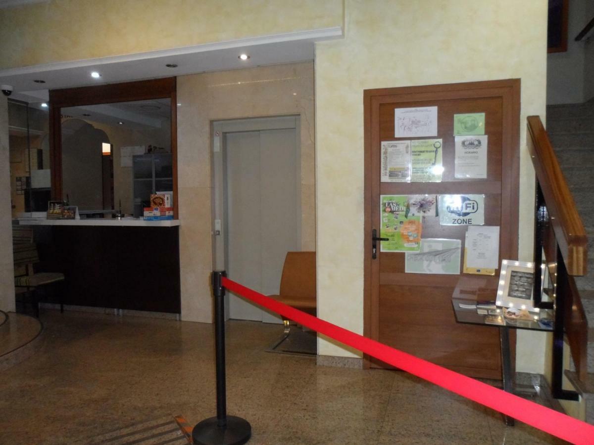 Hostal Coruna Astorga Exterior foto